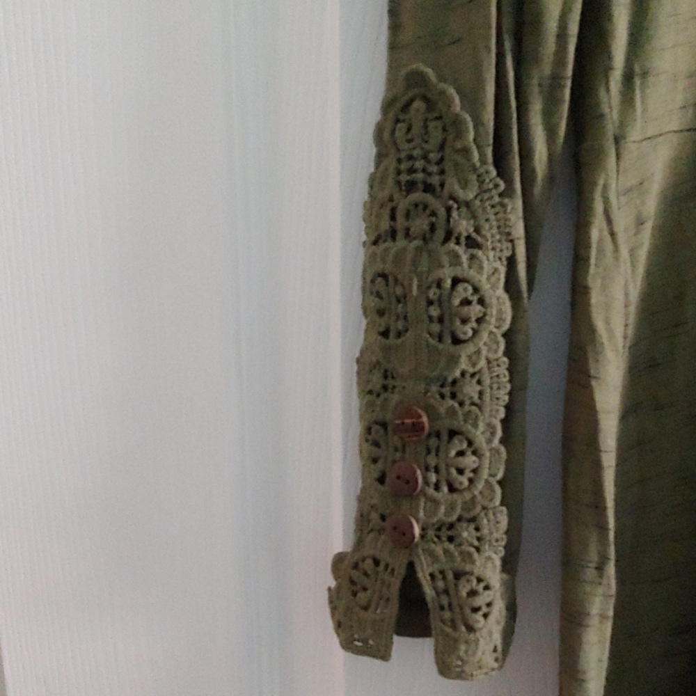 Shirt - Picture 2 of 5